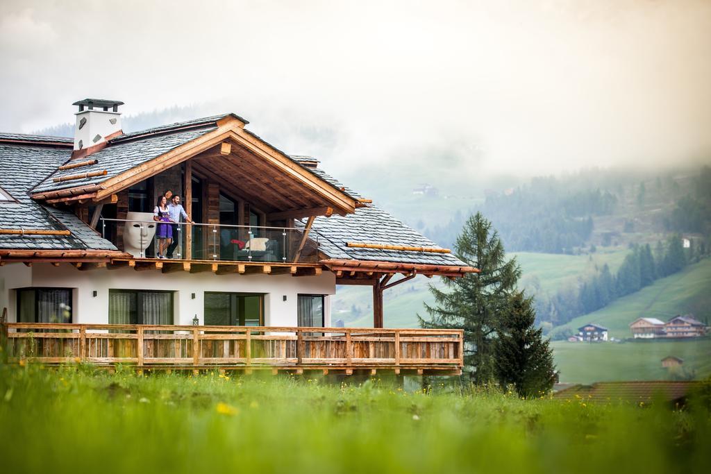 Chalet Stefan - Apartments La Villa  Extérieur photo
